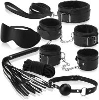 ZESTAW AKCESORIÓW DO BDSM - Z FUTERKIEM - PEJCZ, KAJDANKI, OPASKA NA OCZY, KNEBEL..... - 78034329 